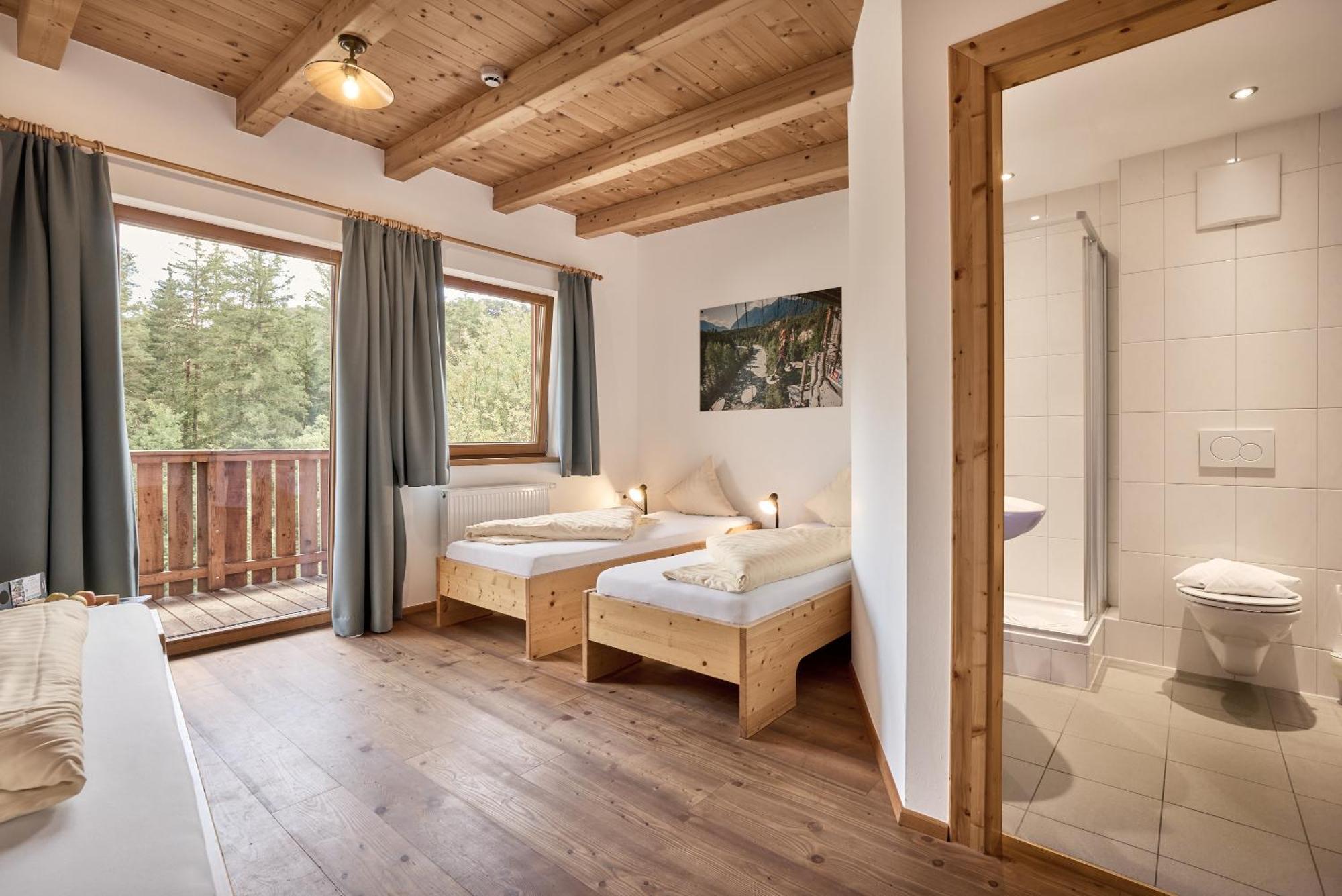 Area 47 - Tirol Hotel Ötztal-Bahnhof Exterior foto
