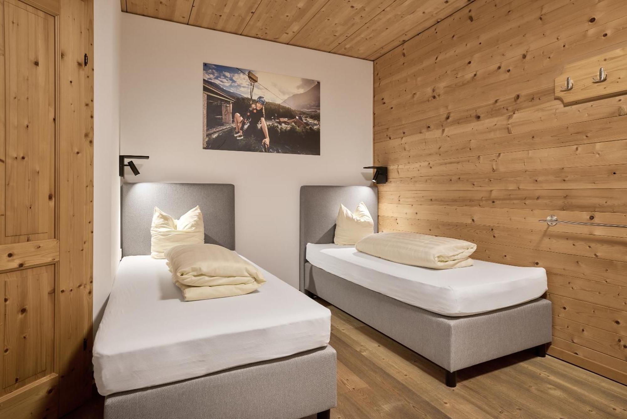 Area 47 - Tirol Hotel Ötztal-Bahnhof Exterior foto