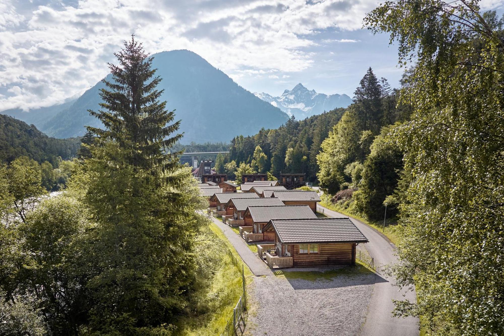 Area 47 - Tirol Hotel Ötztal-Bahnhof Exterior foto